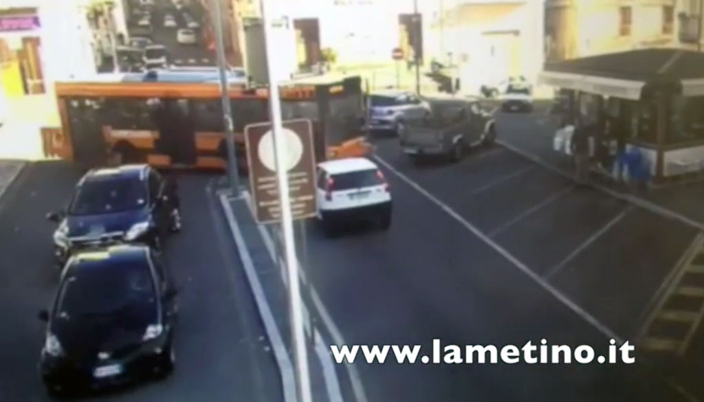 filmato_autobus_impazz.jpg