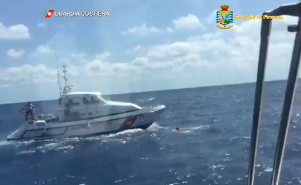 Sbarco migranti a Crotone, fermati presunti scafisti