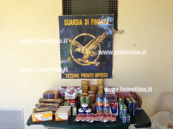 Calabria: Guardia di Finanza sequestra 221 alimenti per animali scaduti, denunciata titolare negozio