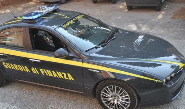 Lamezia, finti disabili assunti da società call center: sequestro beni per 2,5 milioni, coinvolti tre dirigenti regionali