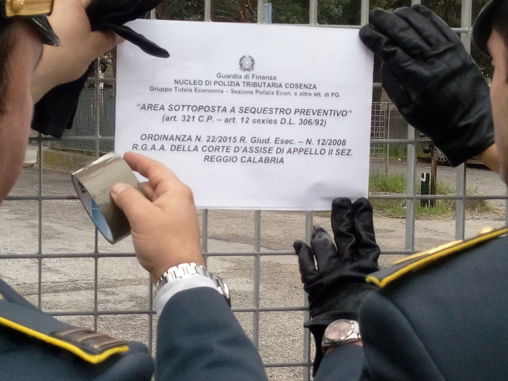 GdF Cosenza, sequestrati beni per 230 mila euro