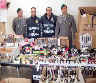 Guardia di Finanza: Lotta alla contraffazione: sequestrati oltre 24.000 articoli, tra i quali la nuova collezione dei gioielli di casa Bulgari.