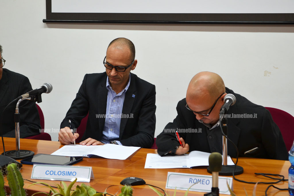 firma-intesa-sacal-anglat.jpg