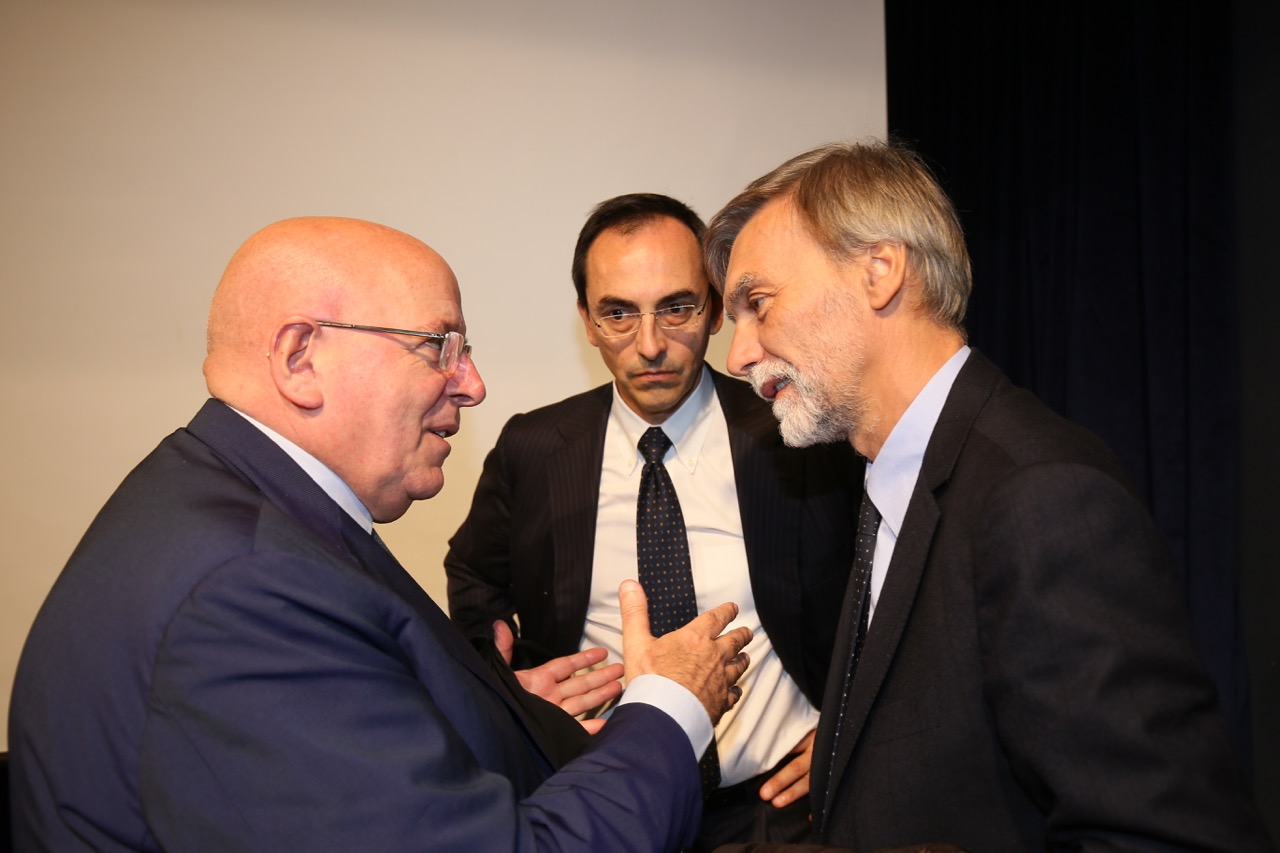 Delrio: confermato viaggio su A3 con Renzi il 22 dicembre