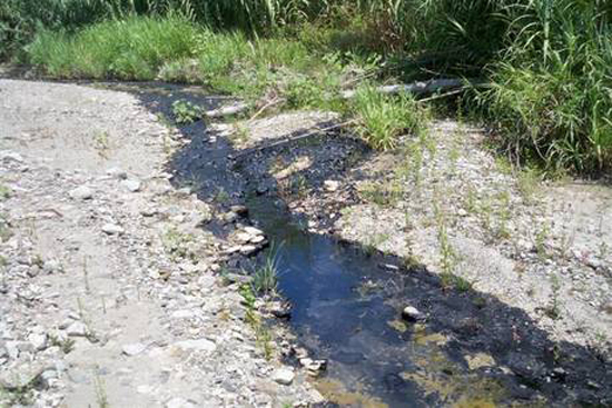 Calabria: Smaltiscono rifiuti in fiumara, 2 imprenditori denunciati