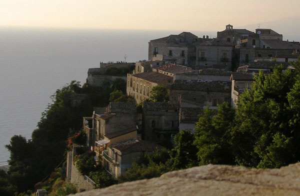 Finanziamenti da 30 milioni a 37 borghi Sud, ammessi piccoli Comuni anche in Calabria
