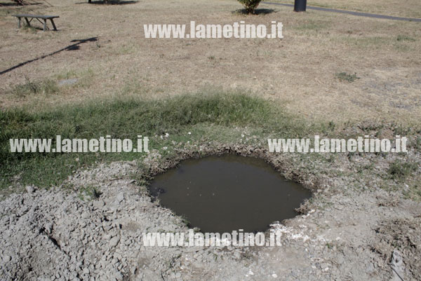 Lamezia: Pozza maleodorante al parco Mastroianni