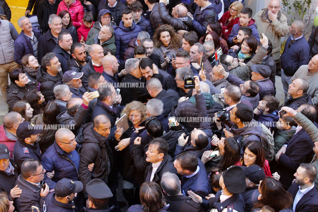 folla-Lamezia_salvini.jpg