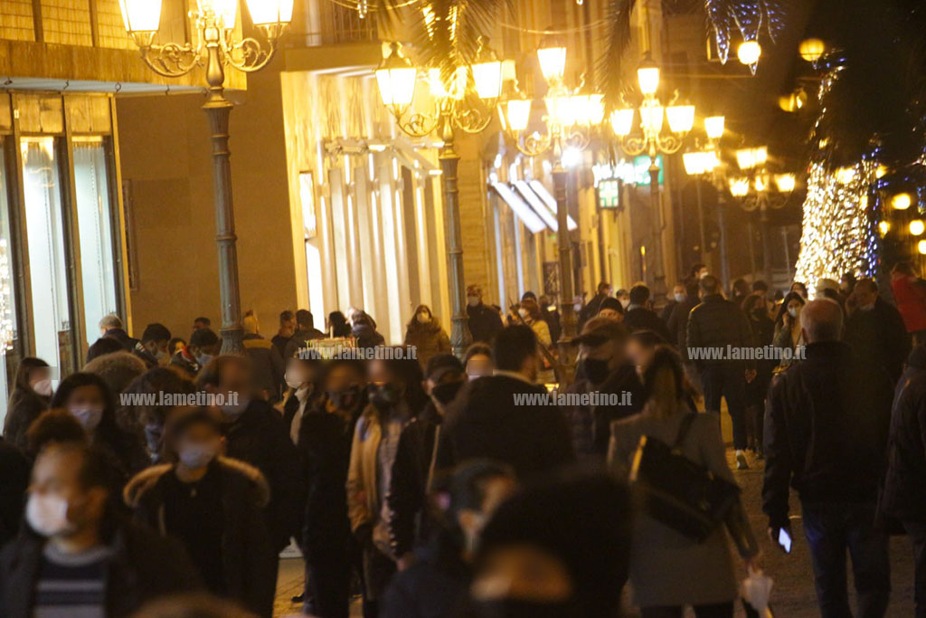Lamezia, ultimo weekend di shopping prima del lockdown natalizio