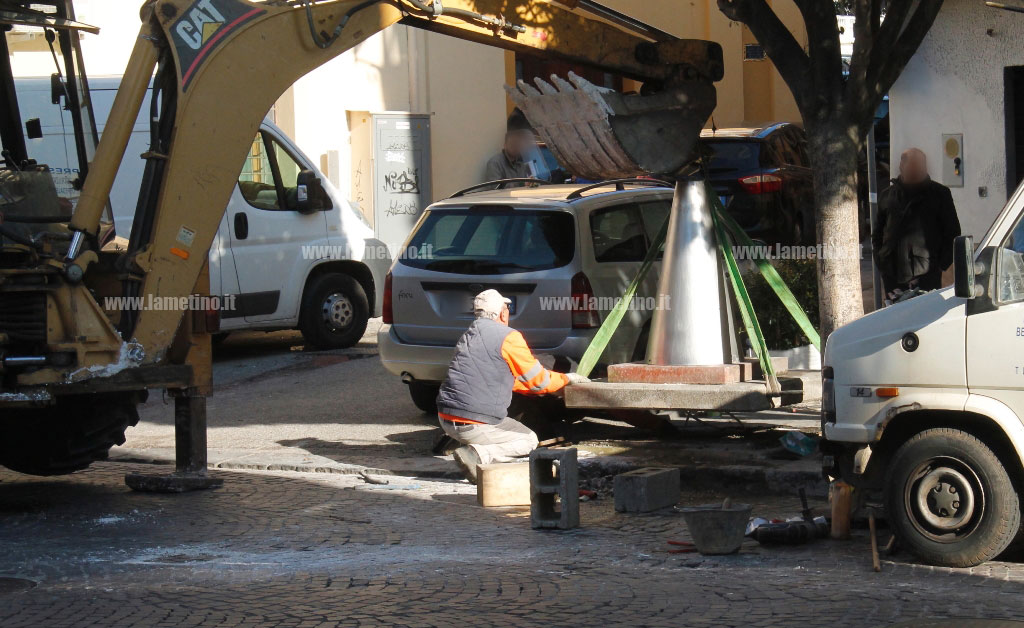 Lamezia: ricollocata fontana dopo restauro 