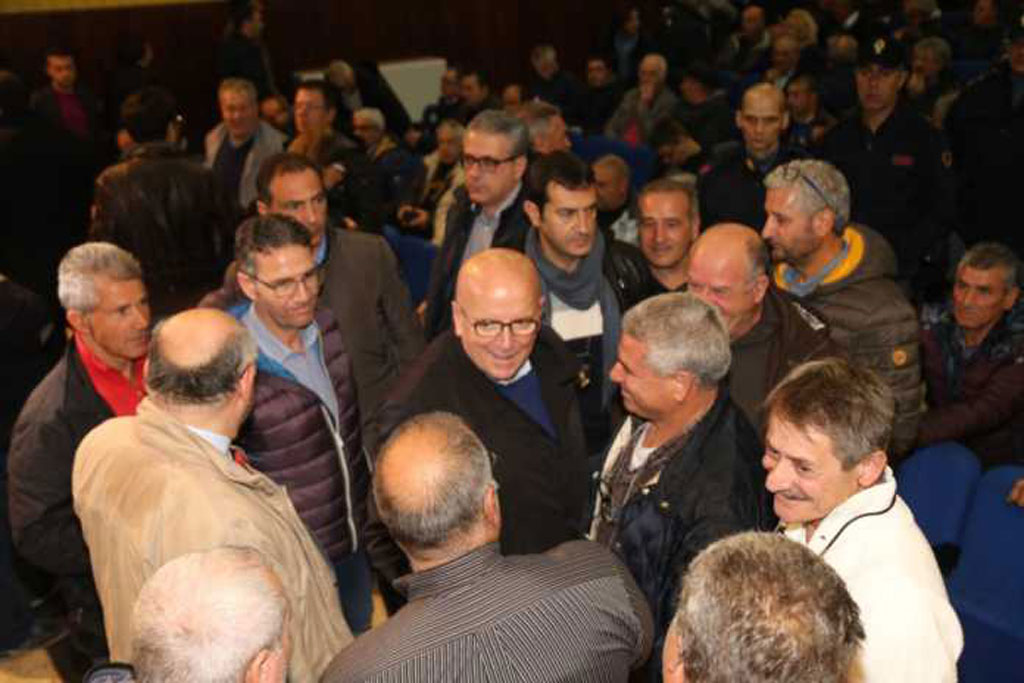 Nuovo incontro di Oliverio domani a Locri con i lavoratori forestali dell’area Sud della Calabria