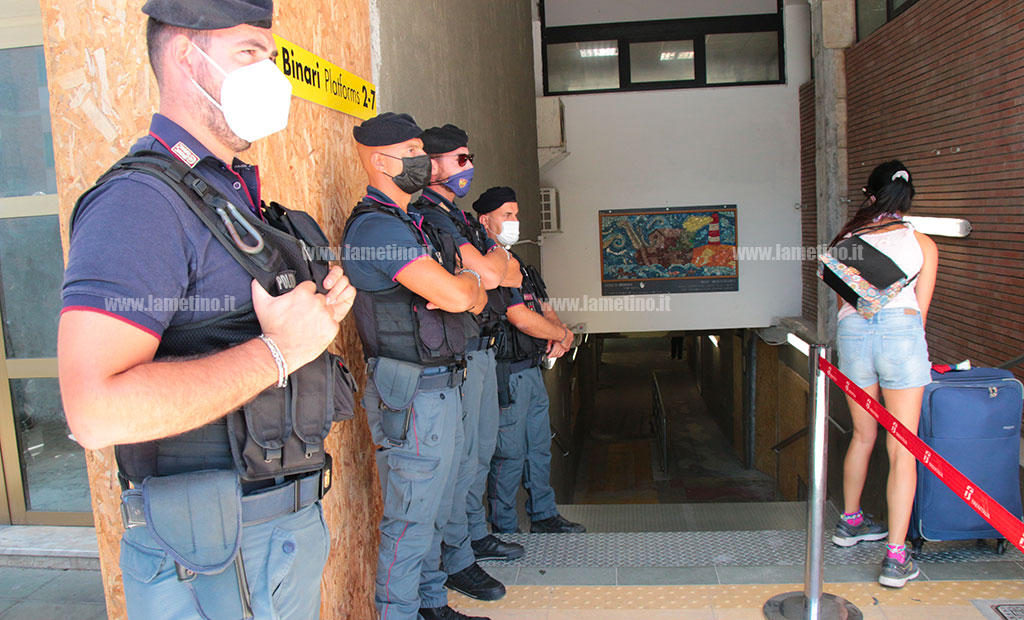 Lamezia, la protesta no vax è un flop: nessuna presenza in stazione