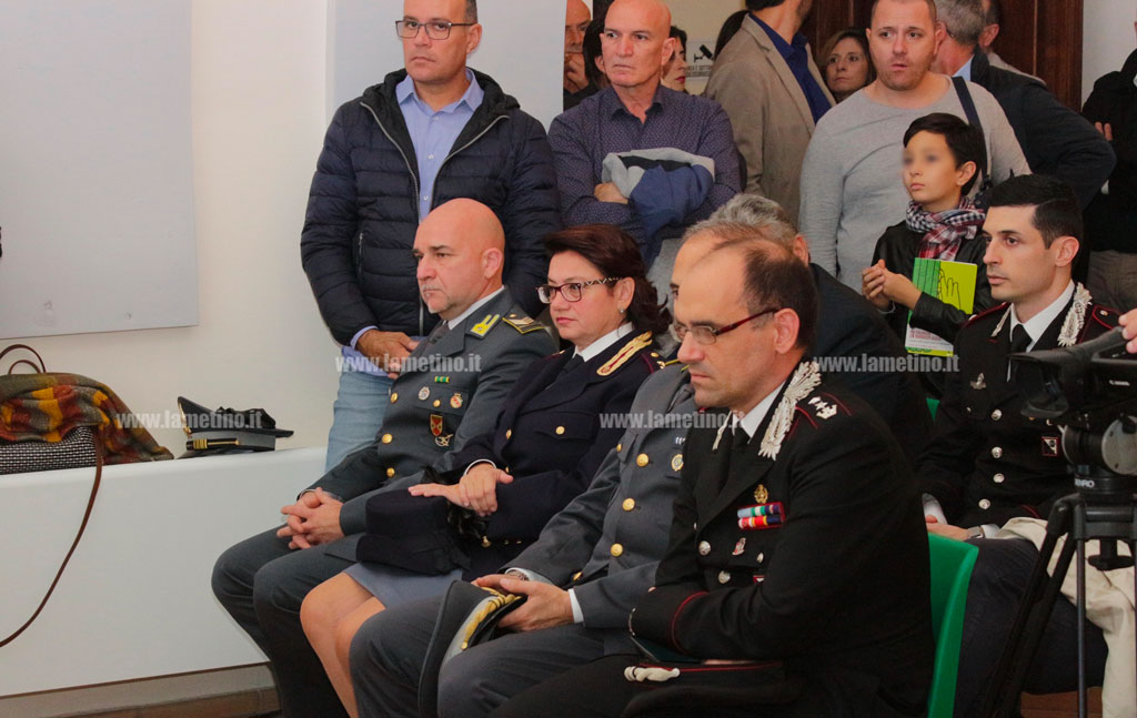 forze-ordine-libro-manzini-1011.jpg