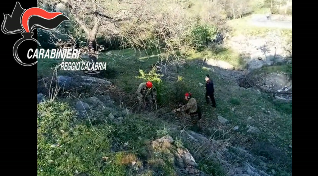 Rinvenute armi e munizioni, arrestato un 61enne nel reggino
