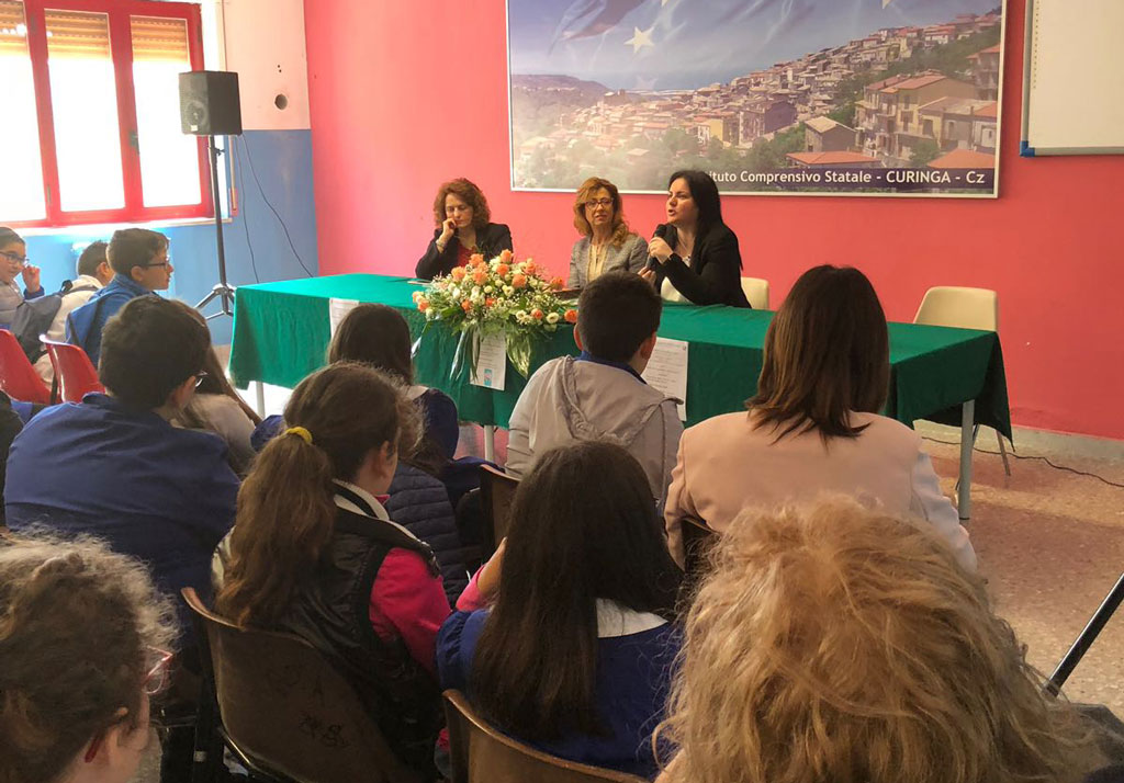 Incontro su bullismo e cyberbullismo a Curinga: "Solo denunciando si può prevenire questo fenomeno"