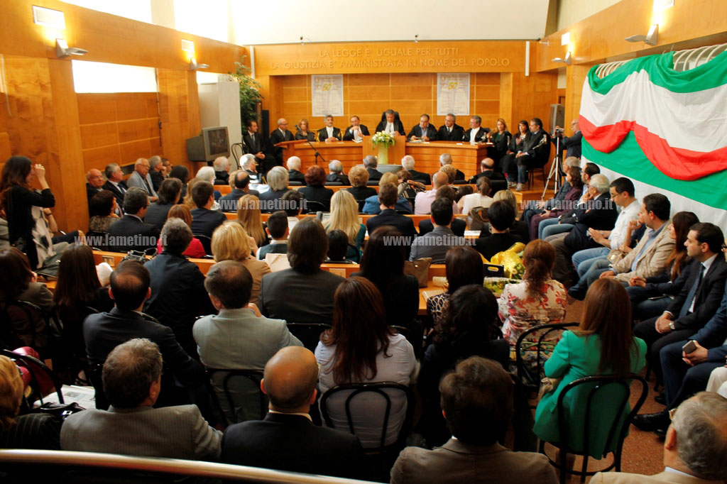 Lamezia: Toghe d’oro, consegnate medaglie ad avvocati per 50 anni di professione - VIDEO