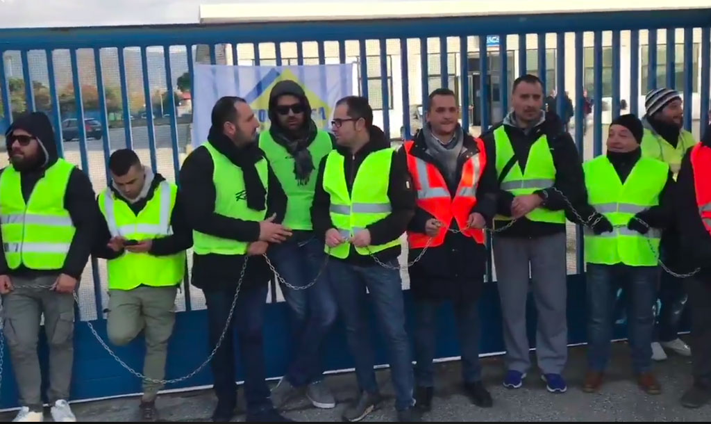 Lamezia, quinto giorno di sit-in davanti aeroporto per lavoratori stagionali 