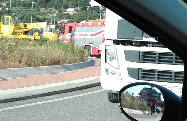 foto-8-giugno-falerna-tir2.jpg