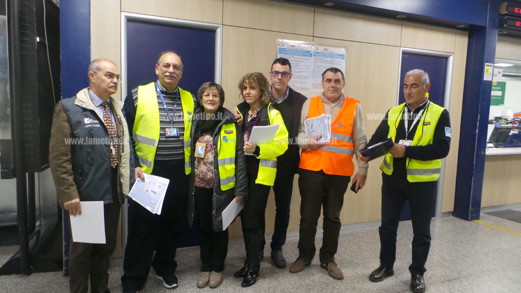 foto-aeroporto-lamezia-gruppo-check-in-sicurezza.jpg