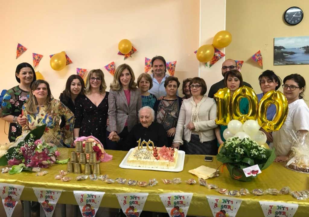 A Cortale festa per i 100 anni della signora Vincenzina