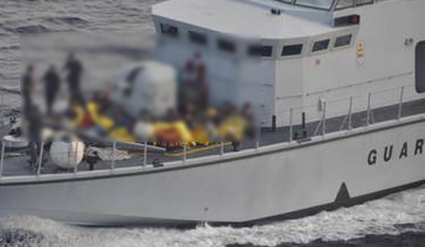 Nave Gdf in fiamme affonda al largo Calabria, salvo equipaggio