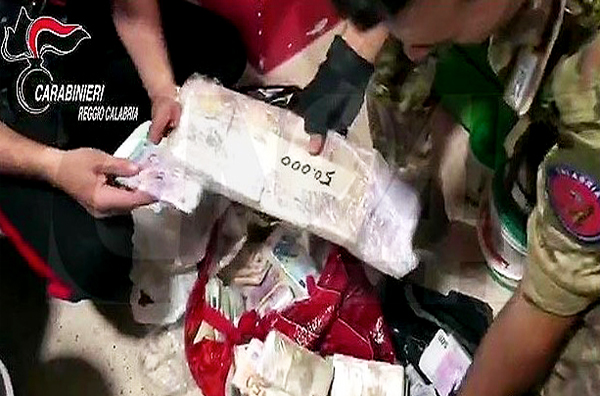 Operazione "Ares" nel Reggino: beni per 2,5 milioni confiscati a imprenditore