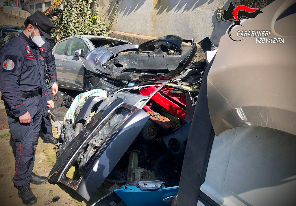 Controlli ambientali, sequestrata autofficina a Nicotera