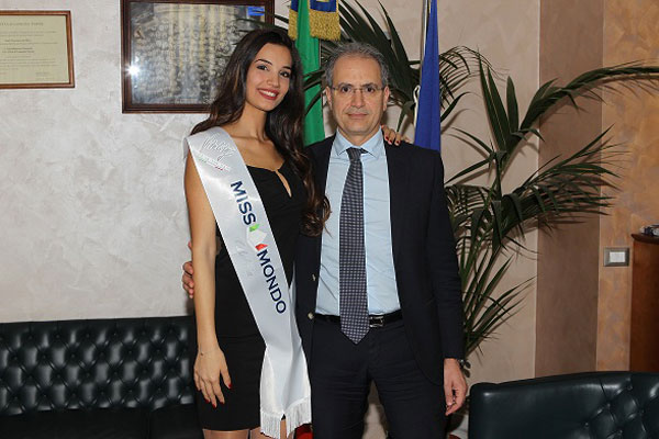 Lamezia, Miss Mondo Calabria Giada Tropea incontra il Sindaco