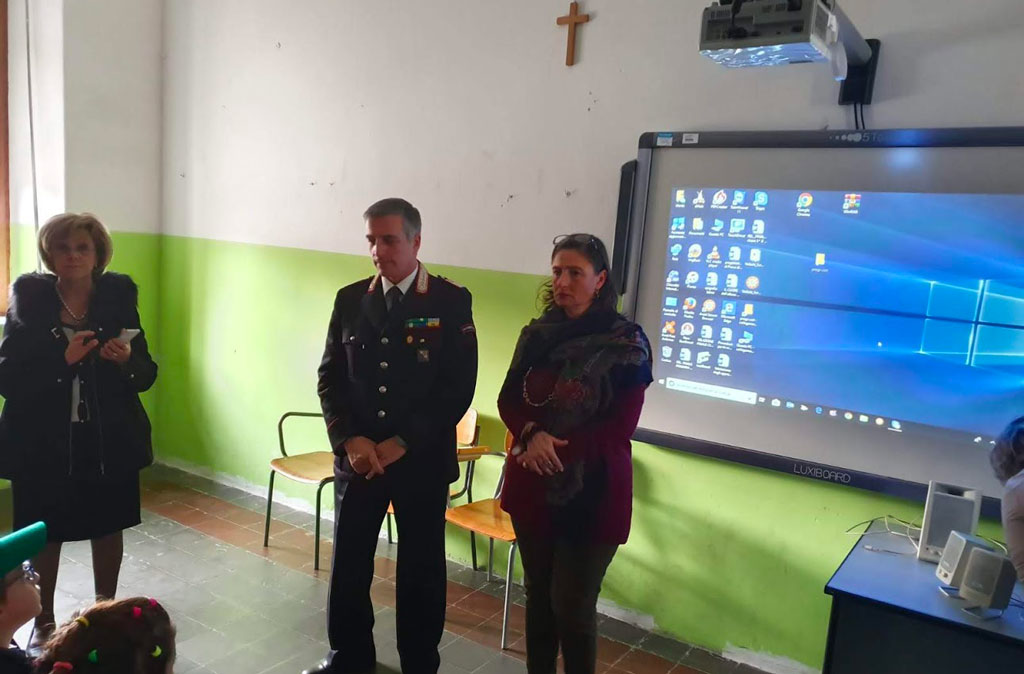 Lamezia, l'Arma dei Carabinieri al Borrello-Fiorentino per parlare di legalità e sicurezza