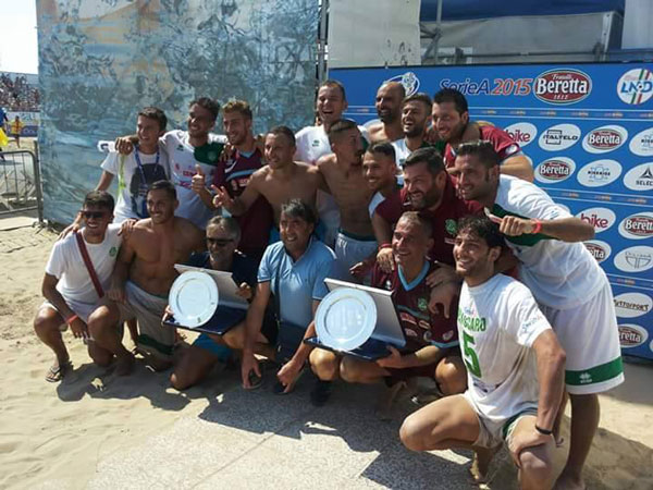 foto-gruppo-beach-soccer.jpg