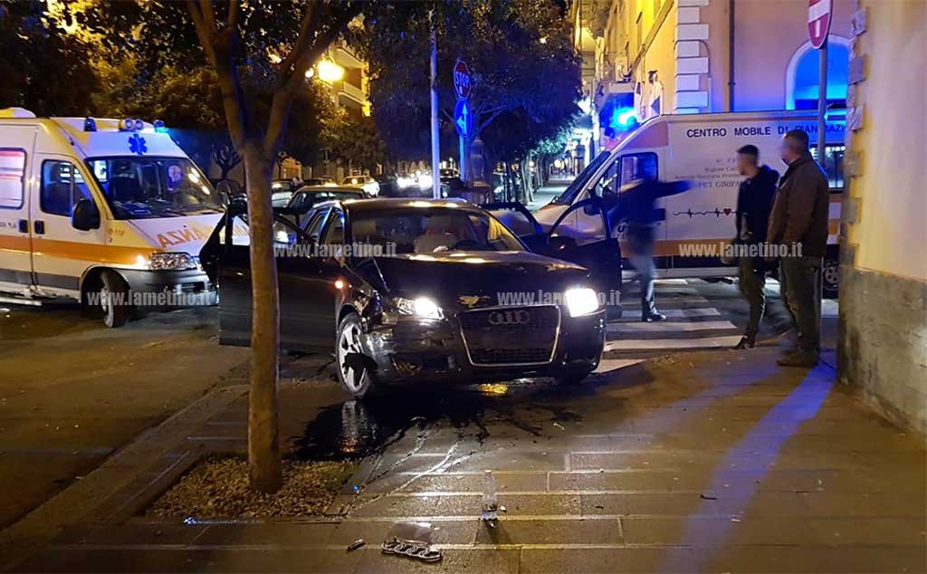 Lamezia, scontro tra due auto nella notte su corso Nicotera: feriti