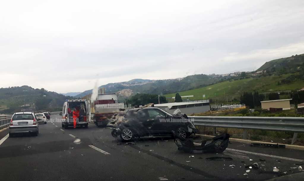 Incidente stradale a Germaneto, feriti