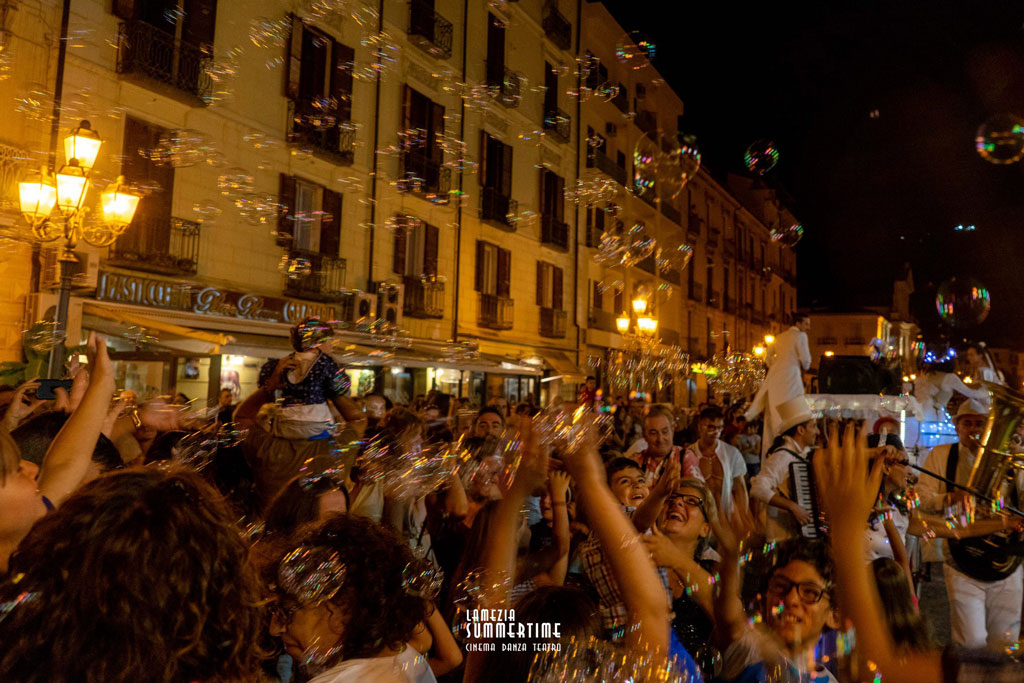 Lamezia Summertime 2018, i numeri della terza edizione di "TeatrOltre: festival internazionale di teatro in strada"