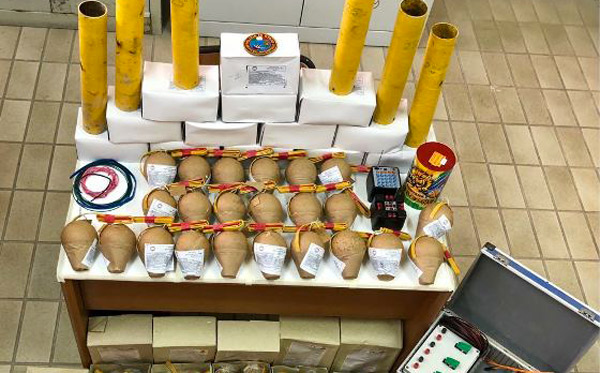 Polizia sequestra materiali pirotecnici nel catanzarese, denunciato 34enne