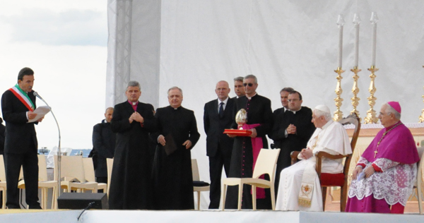 Lamezia: Il saluto del Sindaco a Papa Benedetto XVI