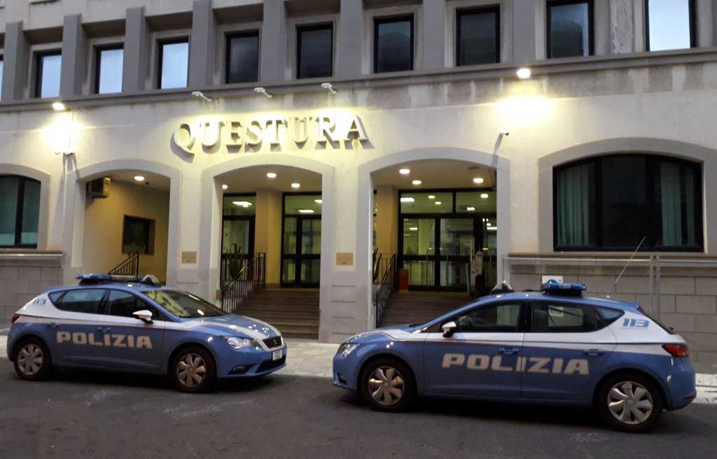 Minaccia la moglie con una pistola, ai domiciliari 36enne reggino