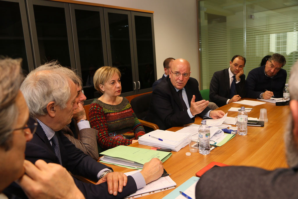 Confronto sul Piano di gestione dei rifiuti, primo incontro con sindacati e Unindustria
