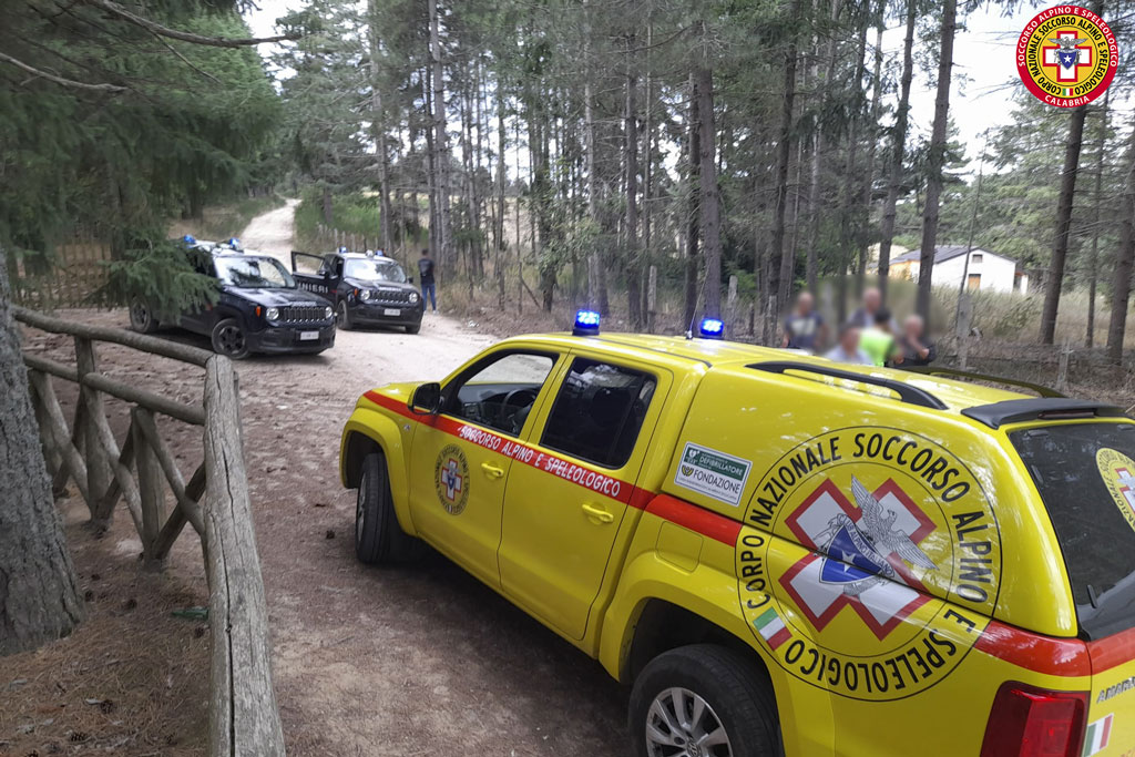 Uomo cade in un burrone a Luzzi, salvato 