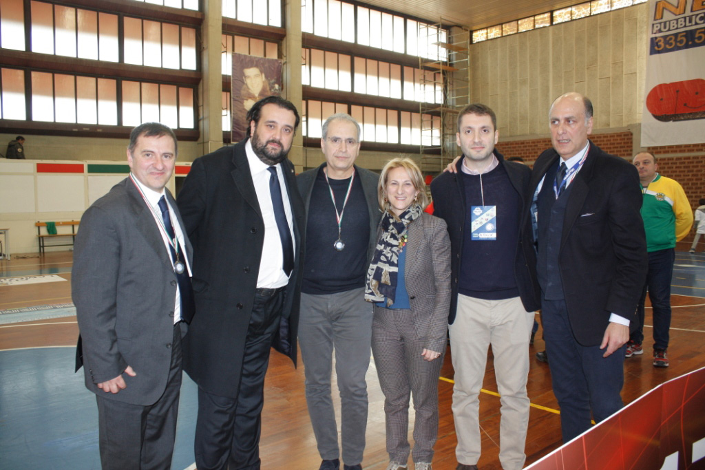 Divisione Calcio a 5 premia Royal Team Lamezia con partecipazione a quadrangolare beneficenza il 13 aprile a Terni