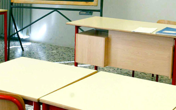 foto-scuola-banchi-cattedra.jpg