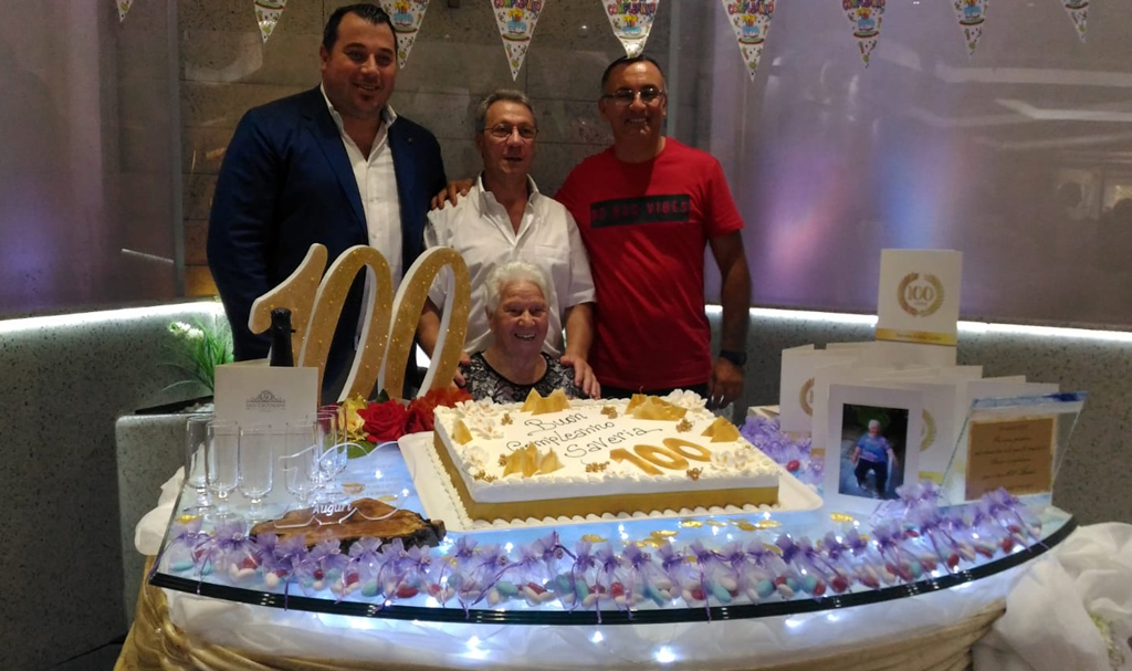 Festa a Falerna, la signora Saveria spegne le sue 100 candeline