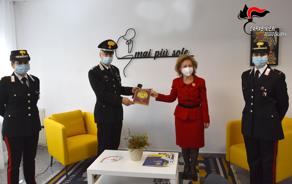 Inaugurata al comando provinciale dei carabinieri di Reggio la “Stanza tutta per sé”