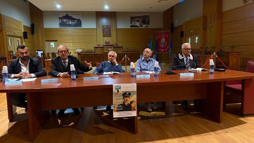 foto-tavolo-Lamezia_6f00a.jpg