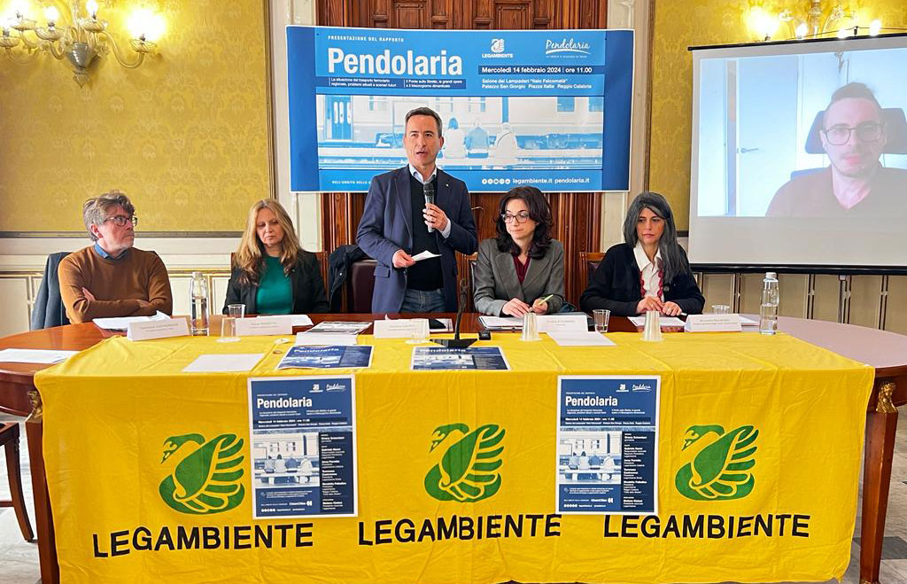 foto-tavolo-pendolaria-_abae3.jpg