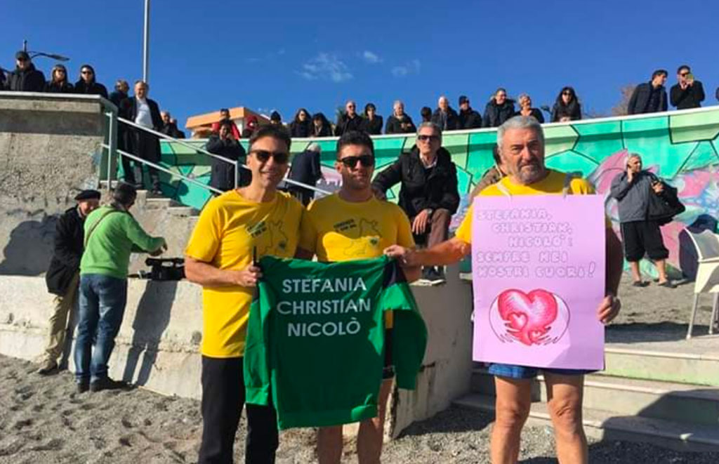Tuffo di Capodanno in ricordo di Stefania, Christian e Nicolò a Catanzaro lido