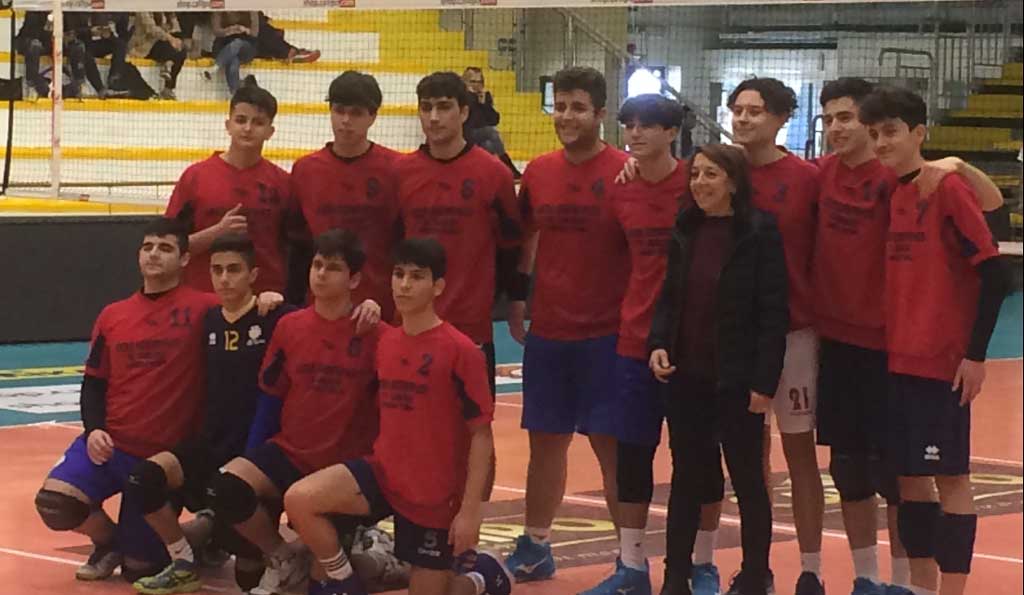 Lamezia, squadra di volley degli studenti del liceo scientifico alle finali nazionali campionati studenteschi