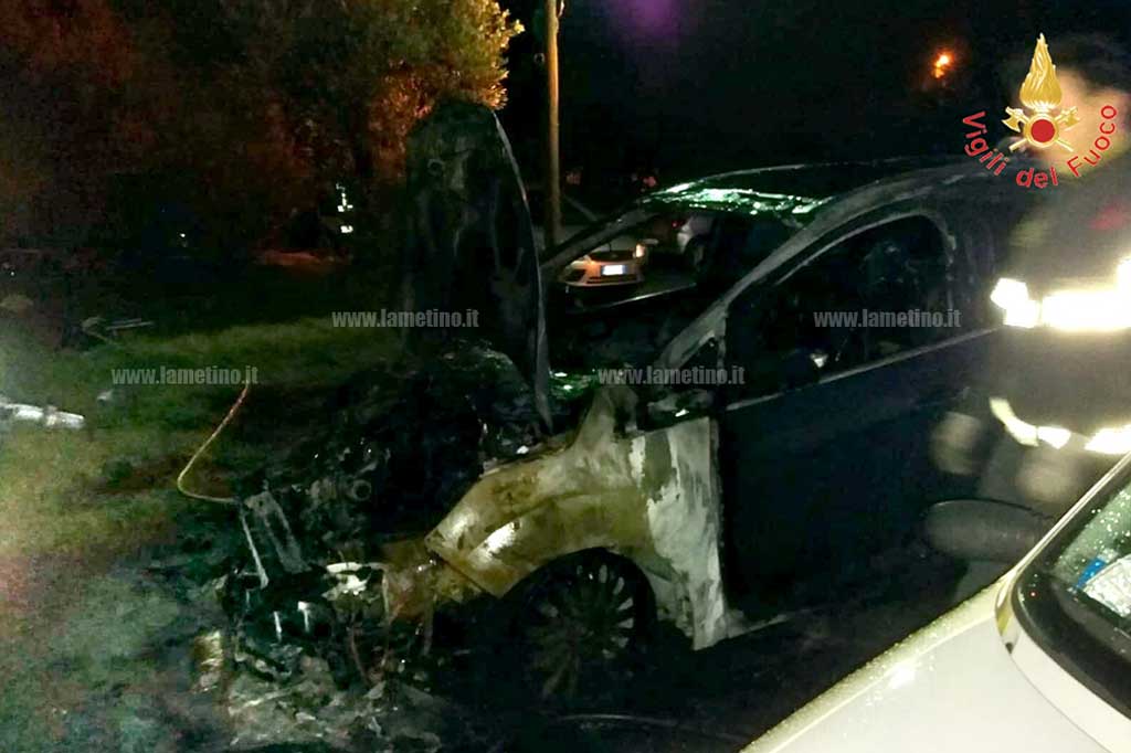 foto-vvf-indagini-incendio-auto-2119.jpg