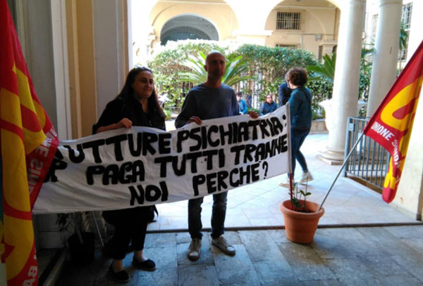 Dipendenti coop 'Città del sole' occupano Asp Reggio