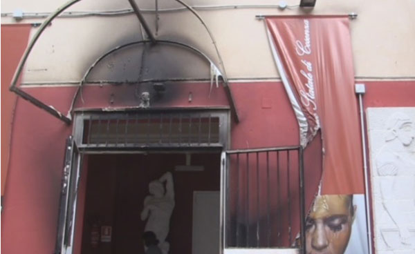 Rifiuti portati davanti liceo artistico ed incendiati a Cosenza, avviate indagini