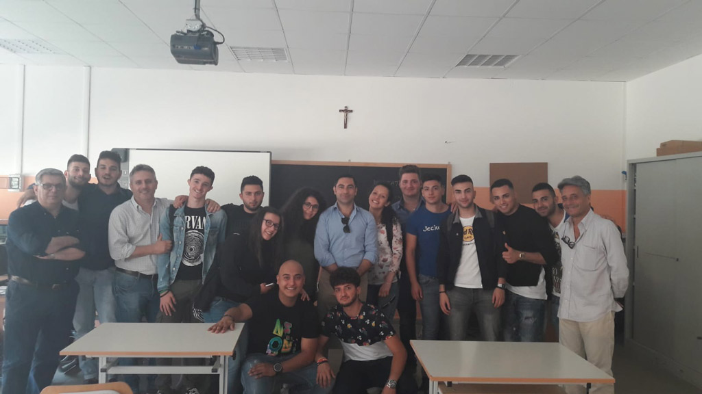Lamezia, il deputato della Lega Furgiuele incontra i ragazzi dell’ITG 
